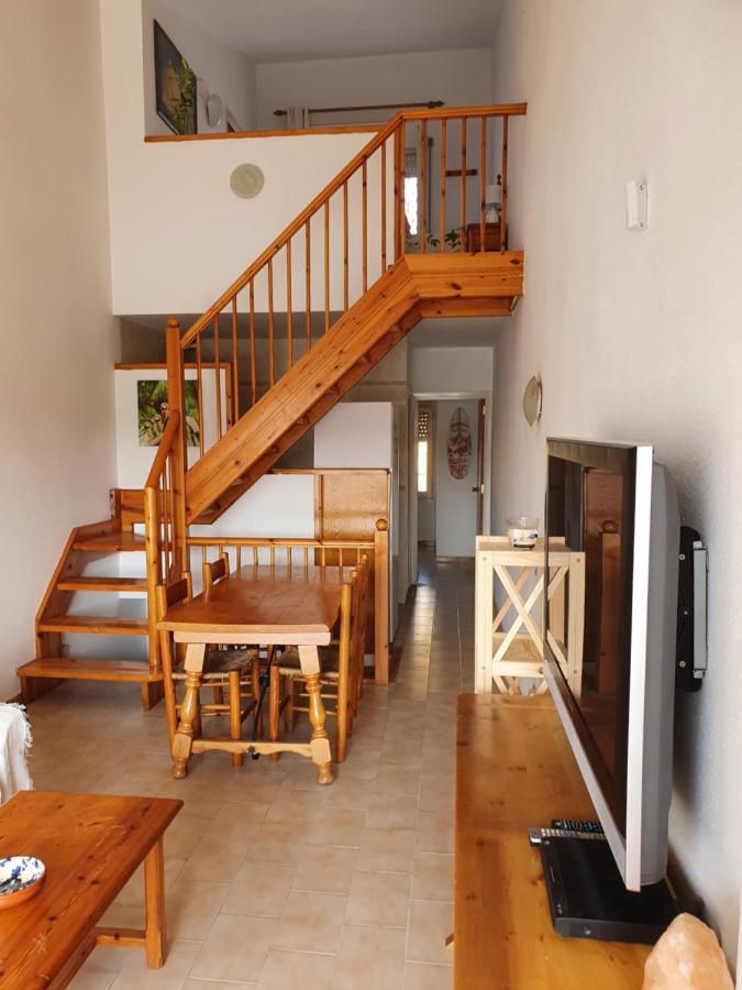 Bonita Casa Con Terraza Y Patio Емпуриабрава Екстериор снимка