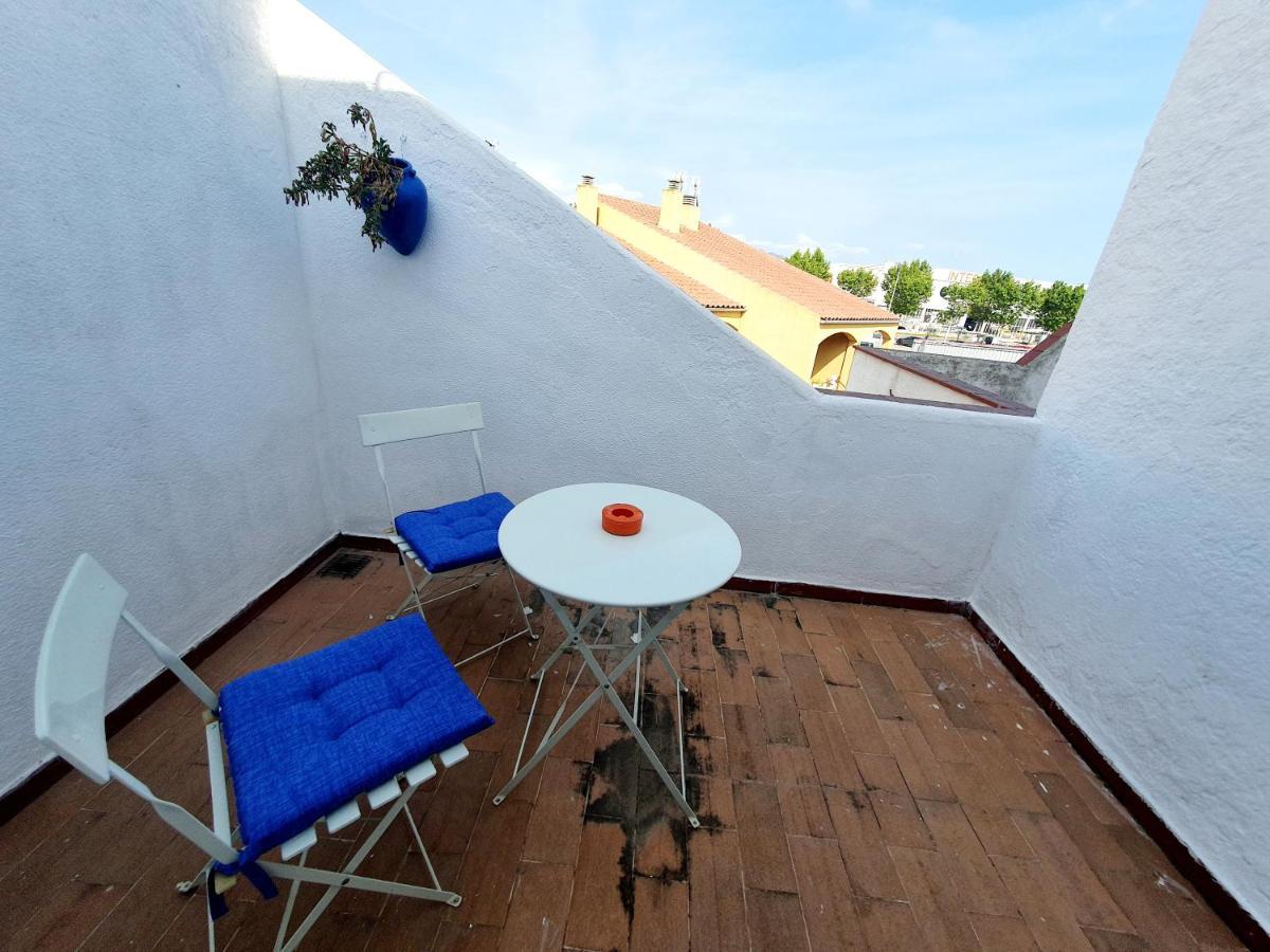 Bonita Casa Con Terraza Y Patio Емпуриабрава Екстериор снимка